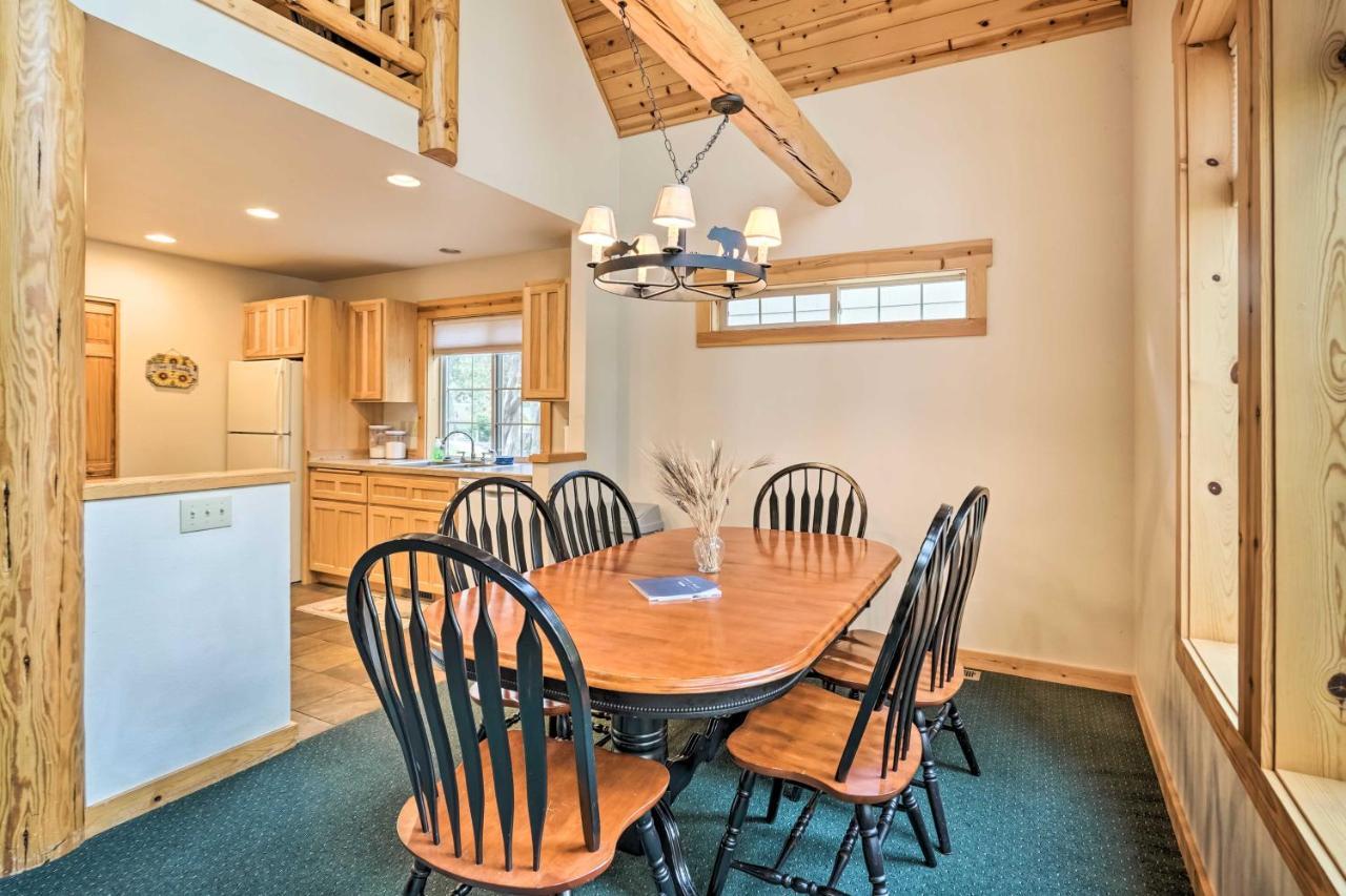 Chalet At Running Y Resort With Wraparound Deck! Klamath Falls Esterno foto